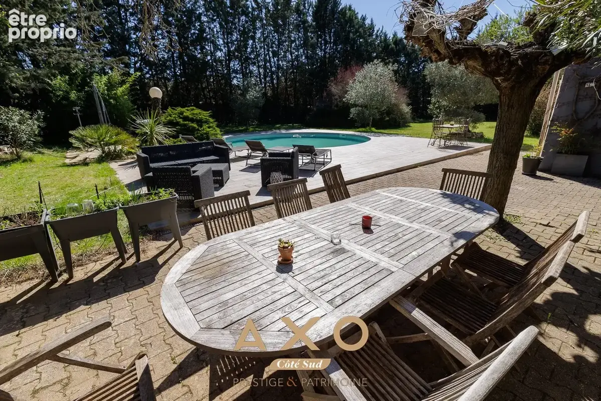 Jouques - villa t8 - plain-pied - studio indépendant - piscine - jacuzzi - 3 garages - 1 hectare - 1 029 000  - photo 16