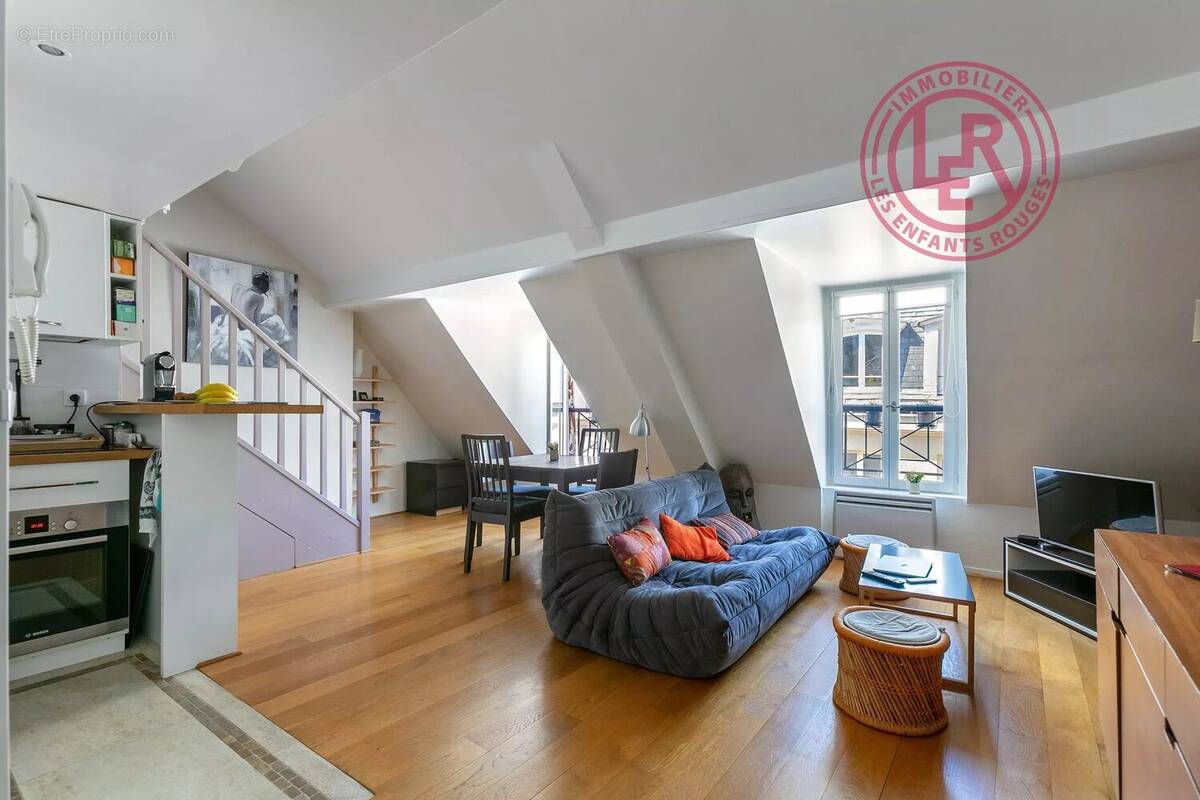 Paris 4ème - Jean Beausire - Duplex rénové en dernier étage - photo 2