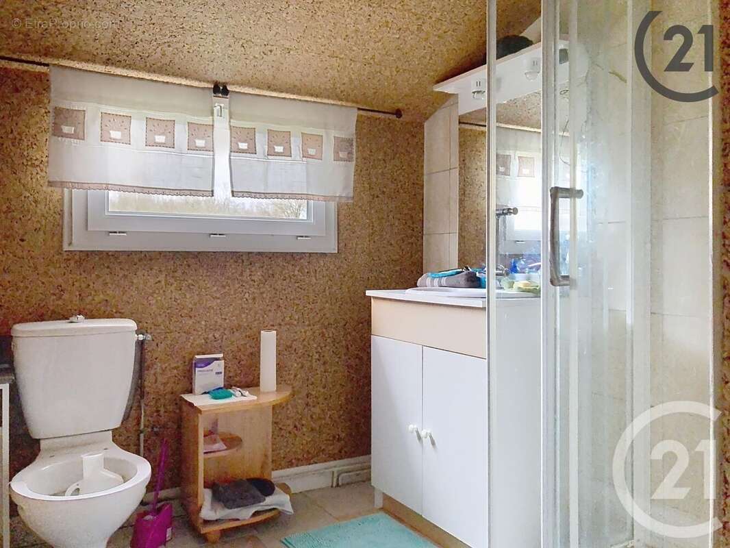 Maison à LES ORMES-SUR-VOULZIE