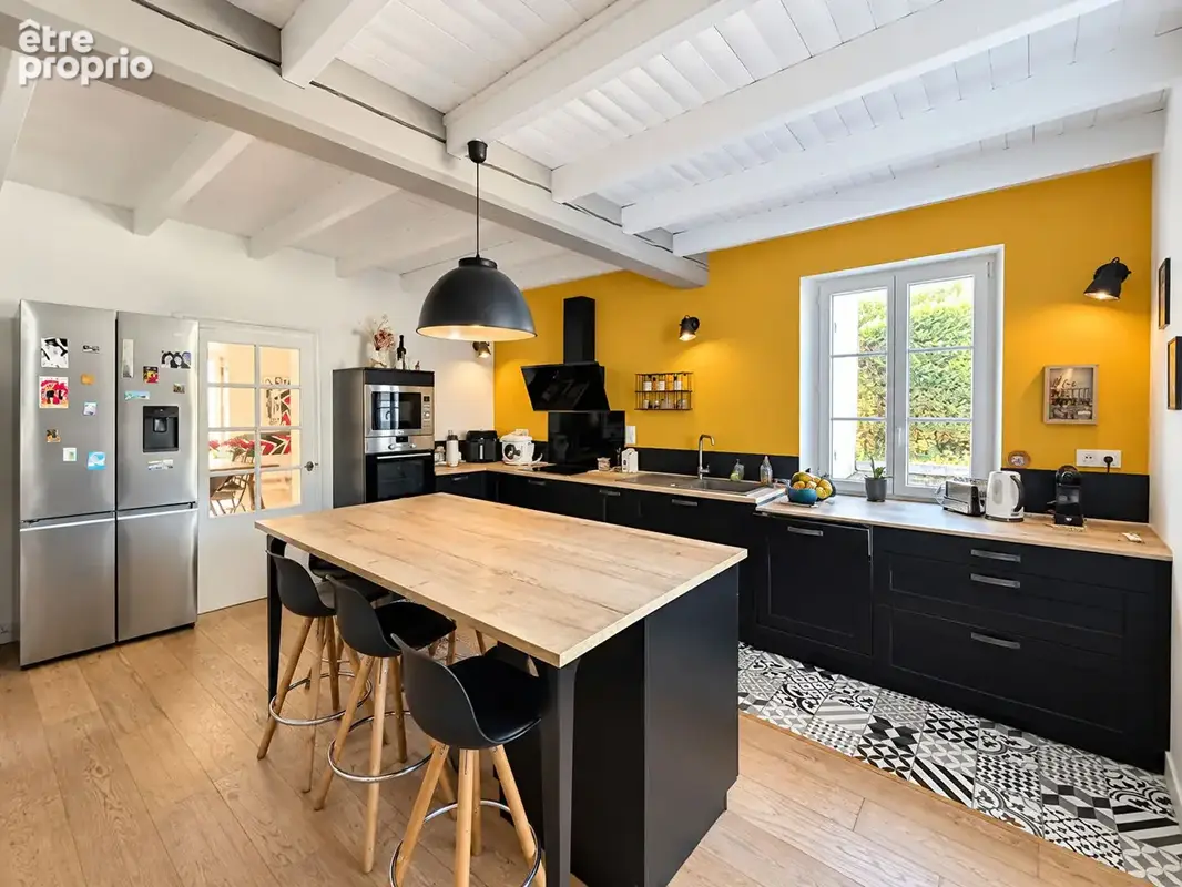 Maison de caractère - 267 m², 6 chambres, piscine chauffée et jardin sans vis-à-vis - photo 2