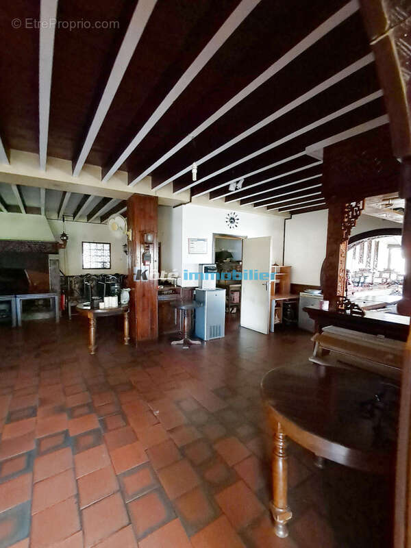 Ancien restaurant transformable en appartements ou habitation avec espace nuit a l'etage sur 3000 m2 de terrain - photo 5