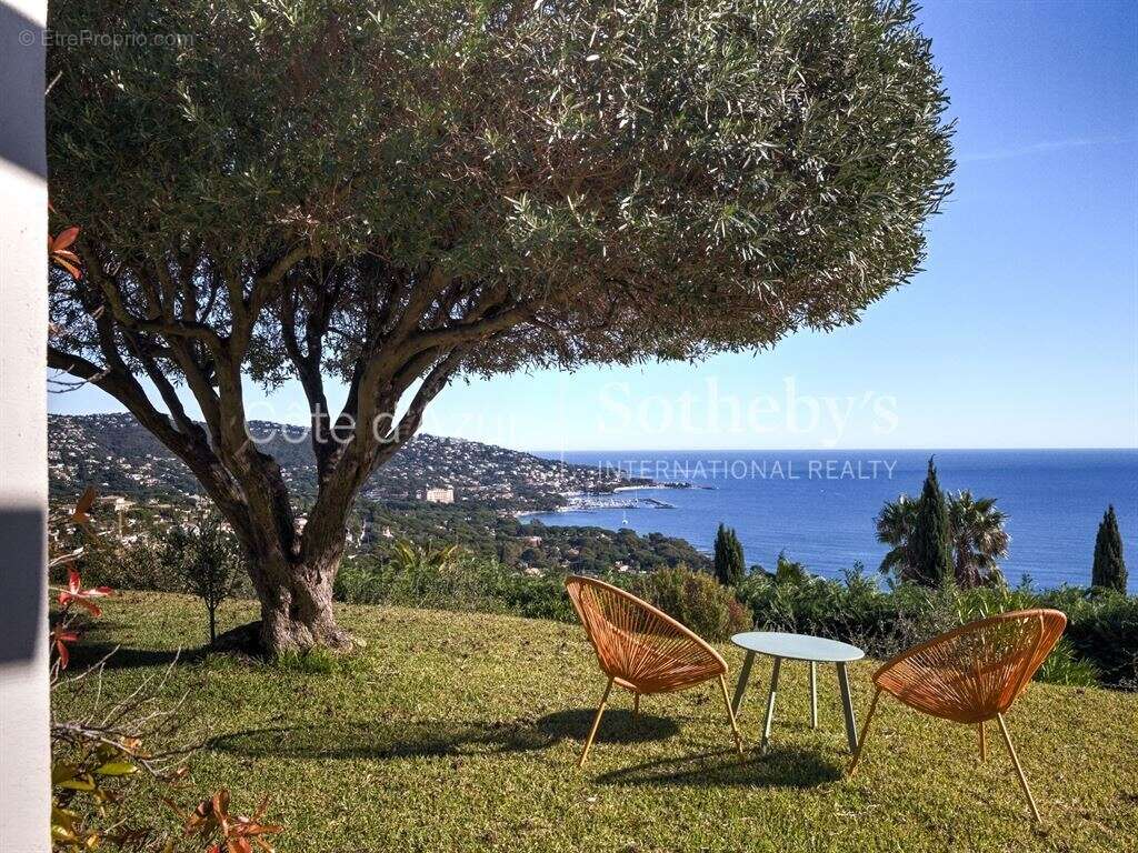 Villa contemporaine avec vue mer panoramique à vendre à Sainte-Maxime - photo 5