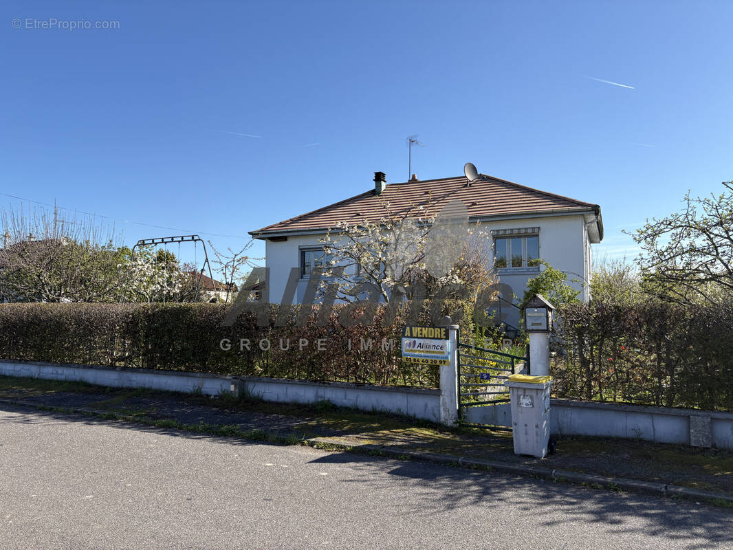 Maison à FOUGEROLLES
