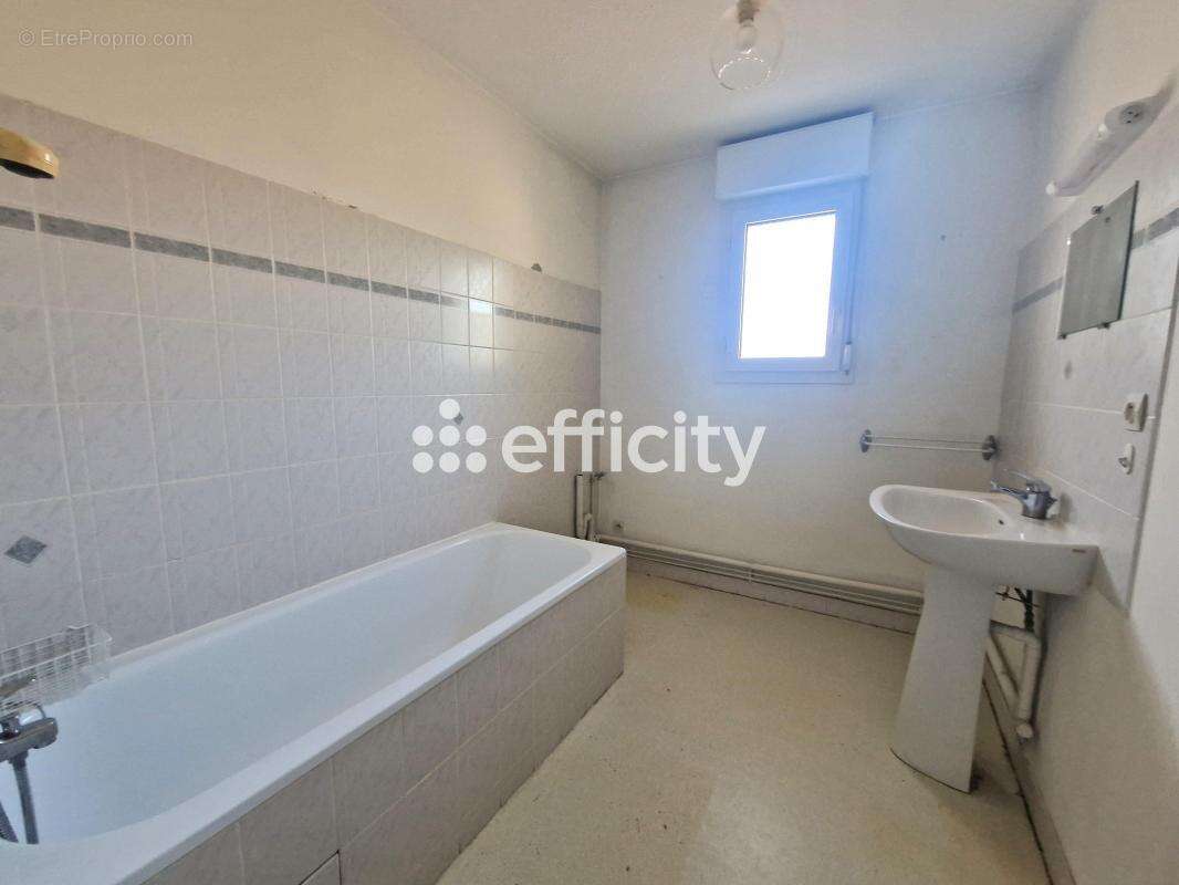 Appartement à SAINTES