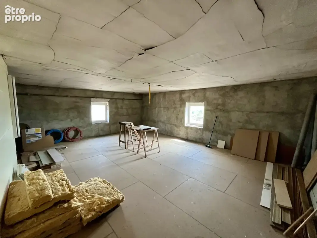 Centre de Craponne, maison individuelle à rénover avec dépendances sur terrain de 800m2. - photo 15