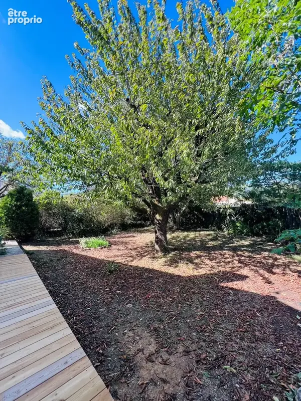 Maison familiale de plain-pied avec jardin, véranda et prestations récentes - photo 6