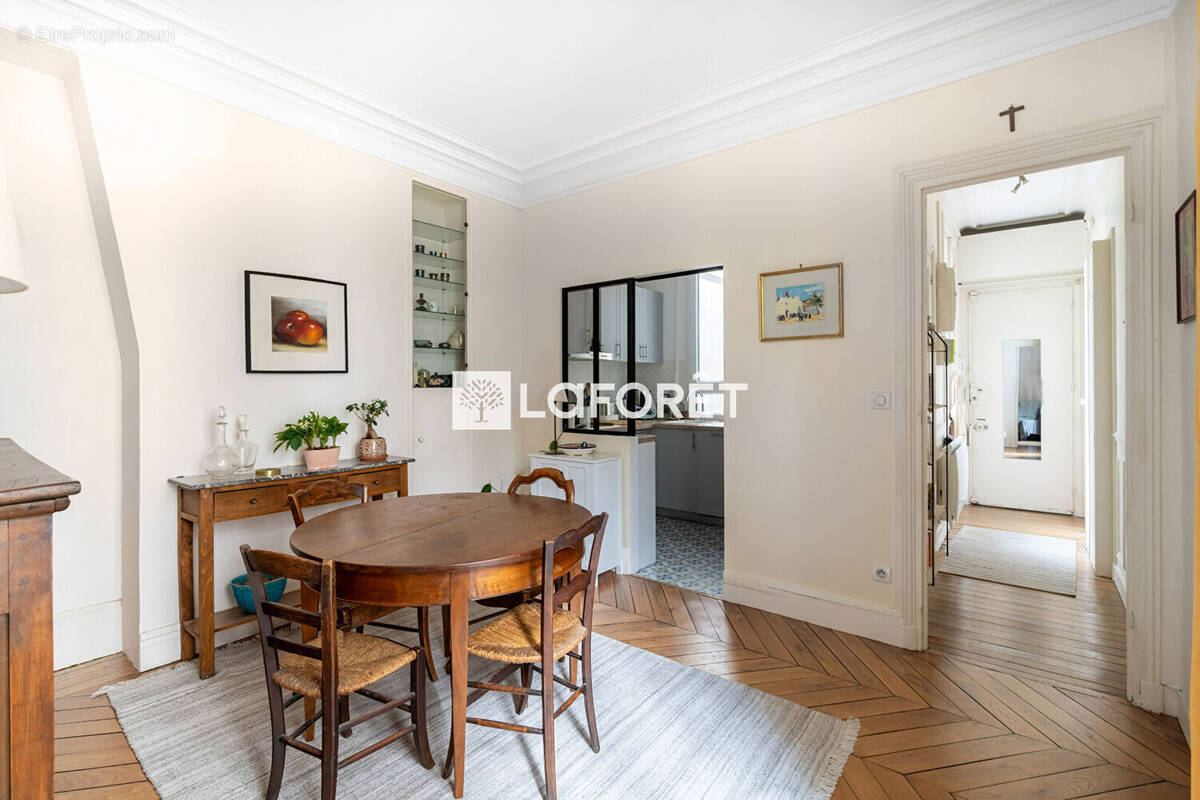 Appartement à PARIS-17E