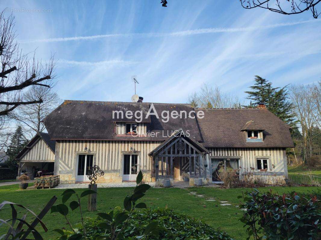 Maison à SAINT-HYMER