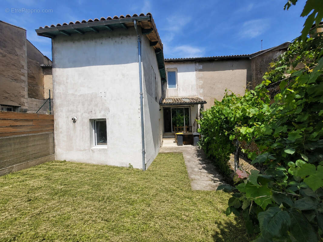Maison à SAINTE-BAZEILLE