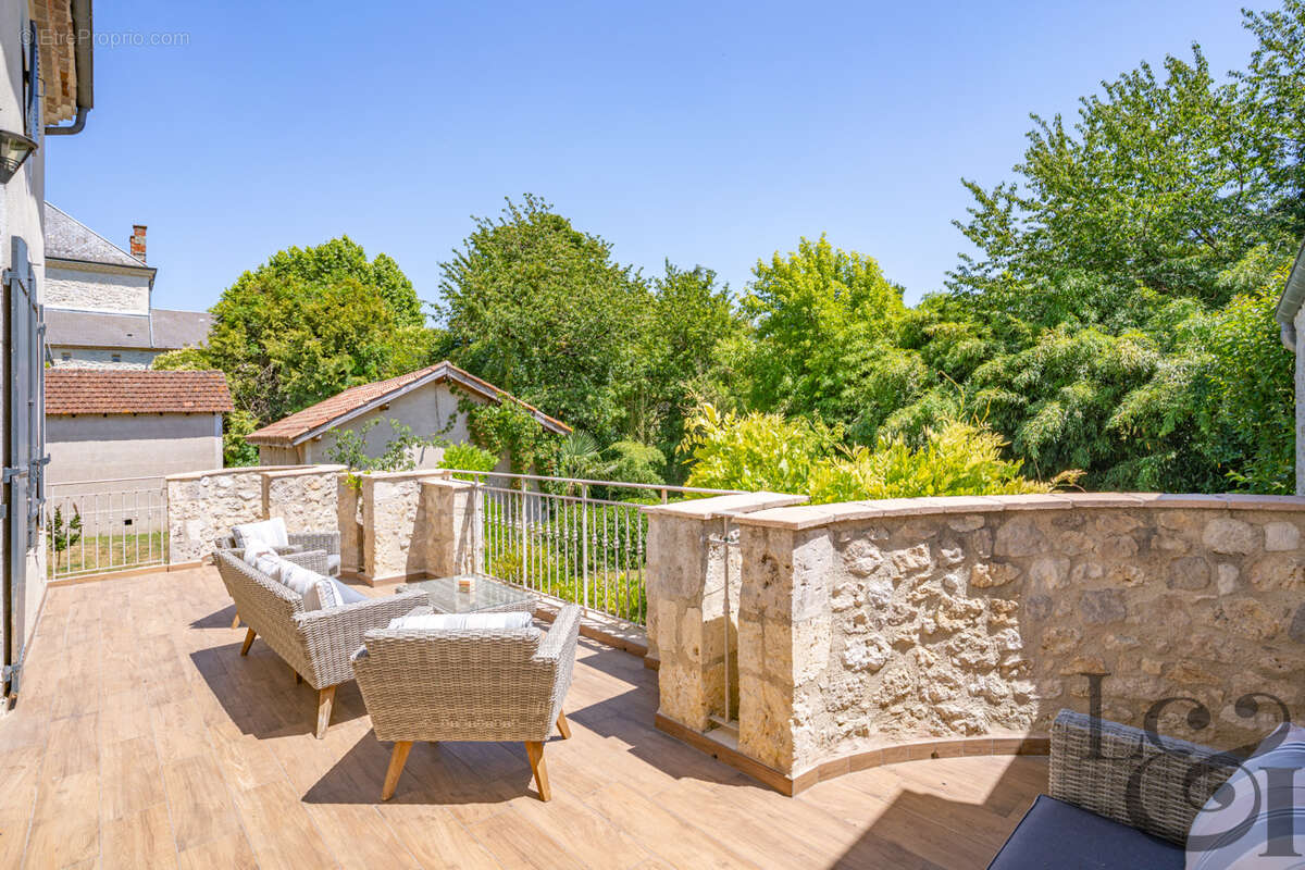 Maison en pierre à vendre à Dausse - photo 3
