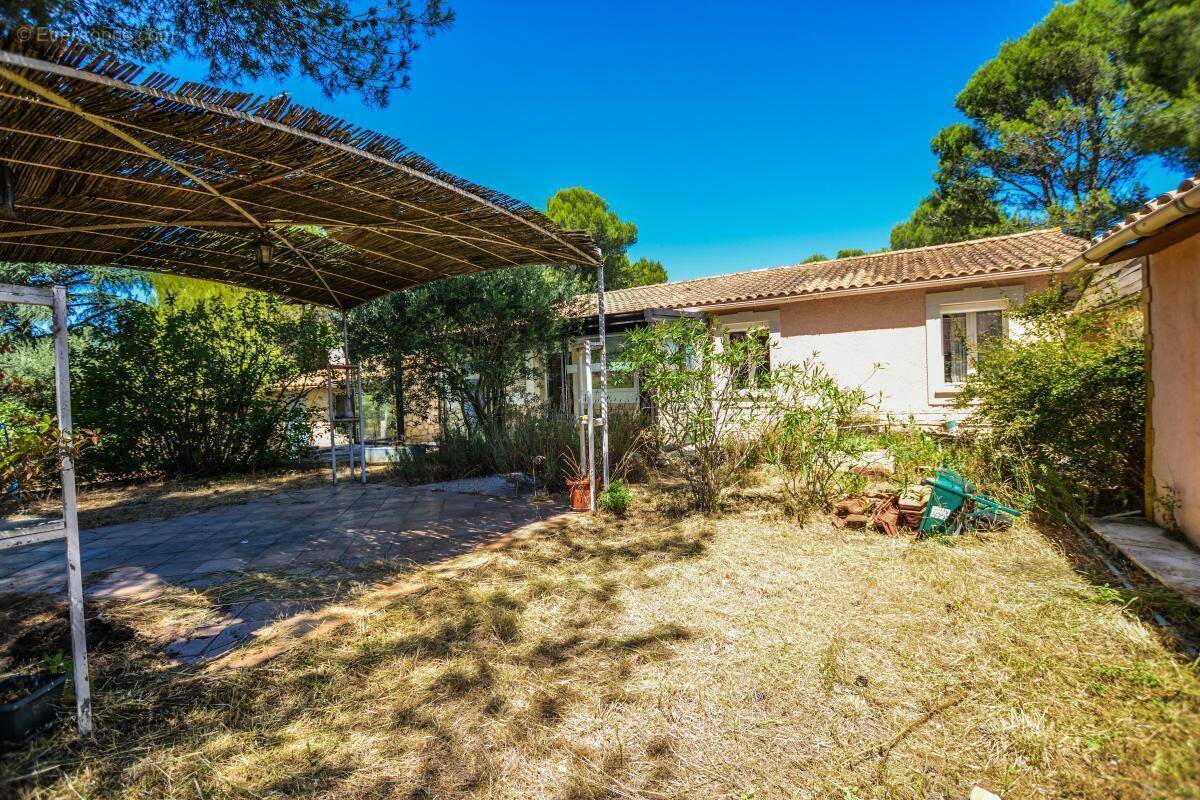 Maison à VILLENEUVE-LES-AVIGNON