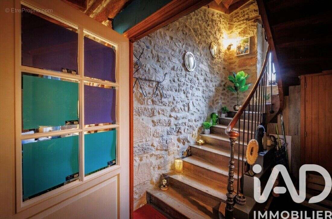 Maison 247 m² à Saint-Cirgues-La-Loutre  - photo 8