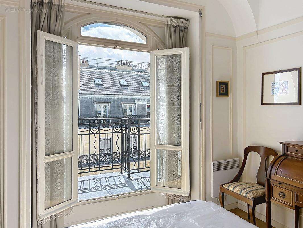 Appartement à PARIS-9E