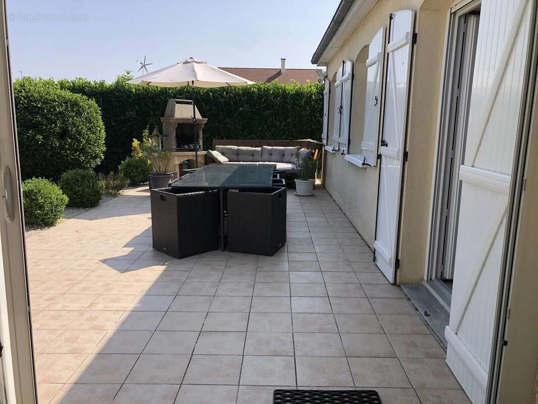 Maison à LA CHAPELLE-SUR-OREUSE