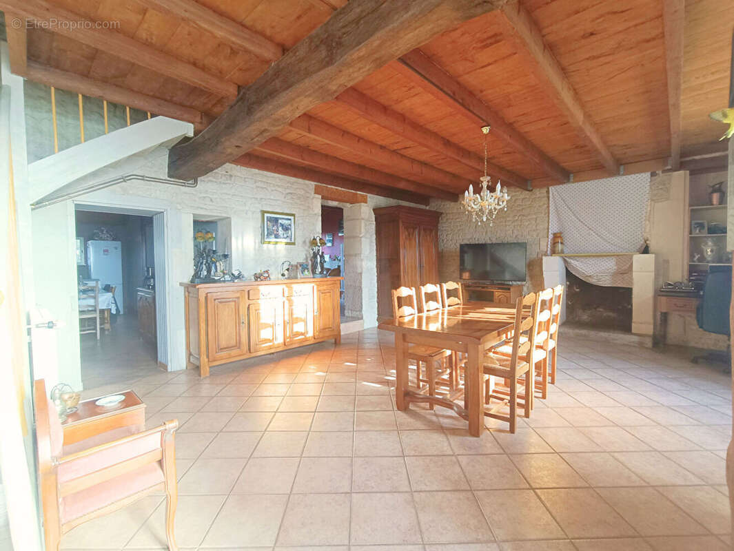 Maison à FOUSSIGNAC