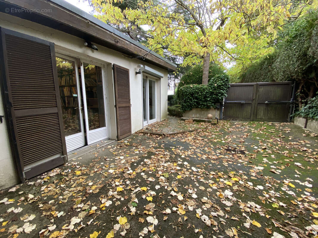 Maison à SAULX-LES-CHARTREUX