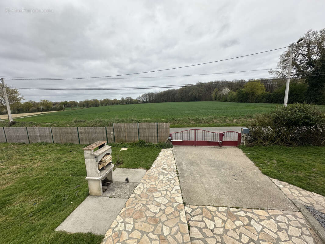 Maison à GRUGE-L'HOPITAL