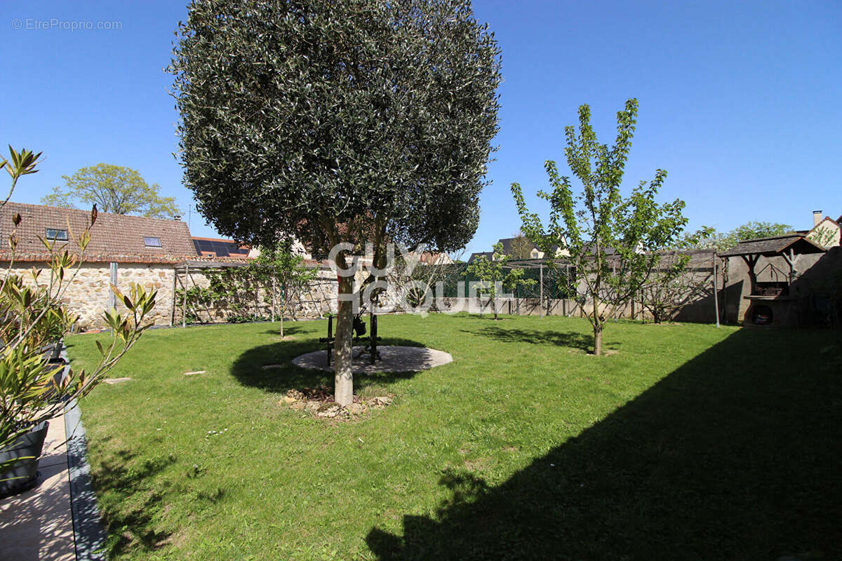 Maison à VERNEUIL-L'ETANG