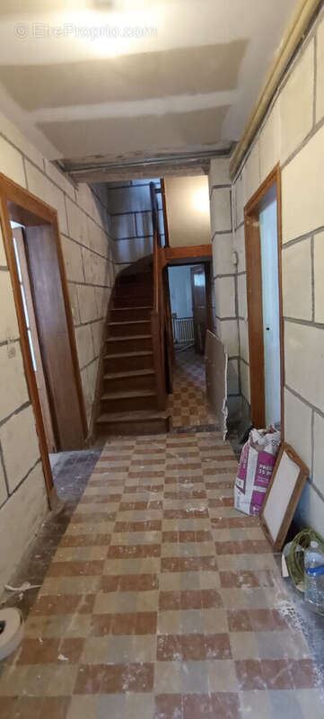 Maison à SAINT-CYR-DU-RONCERAY