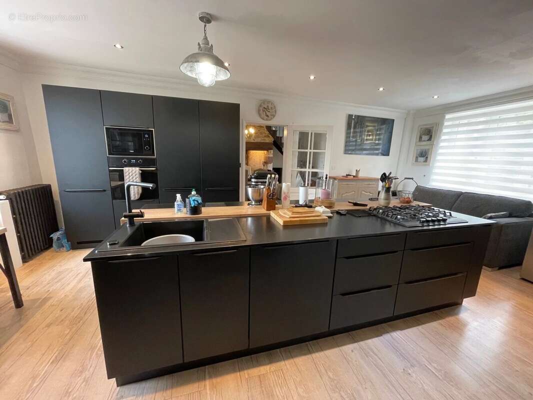 Maison perigourdine renovée avec grange, piscine et beau jardin - photo 5