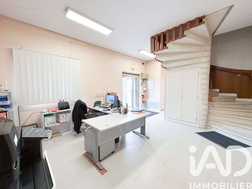 Photo 3 - Commerce à SAINT-PIERRE-LES-NEMOURS