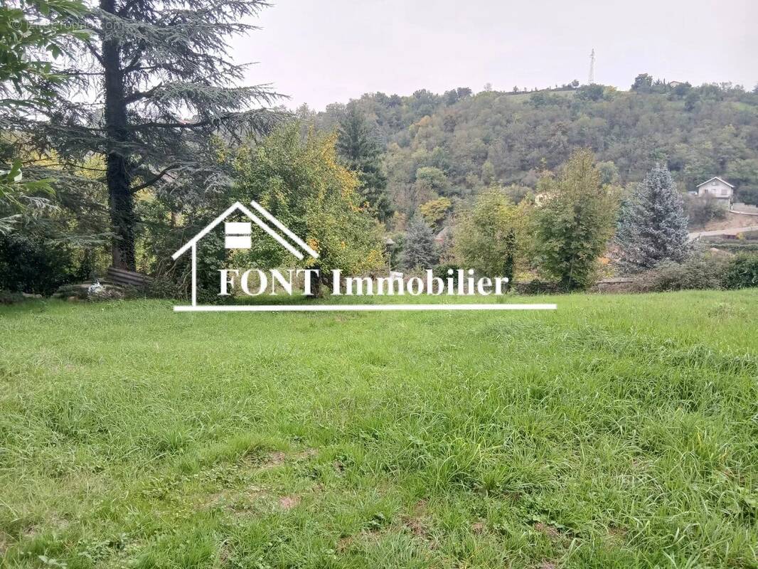Terrain à CHATEAUNEUF