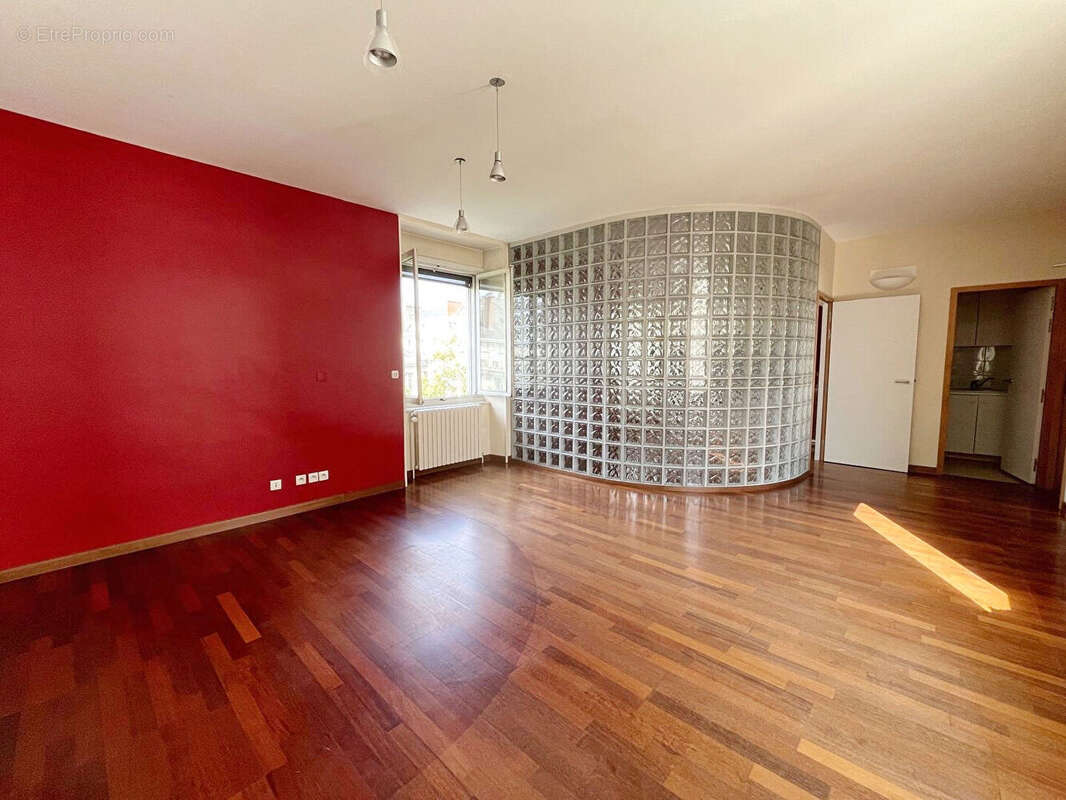 Appartement  4 pièce(s) - Coeur de ville - 114 m2 - Chambéry - photo 3