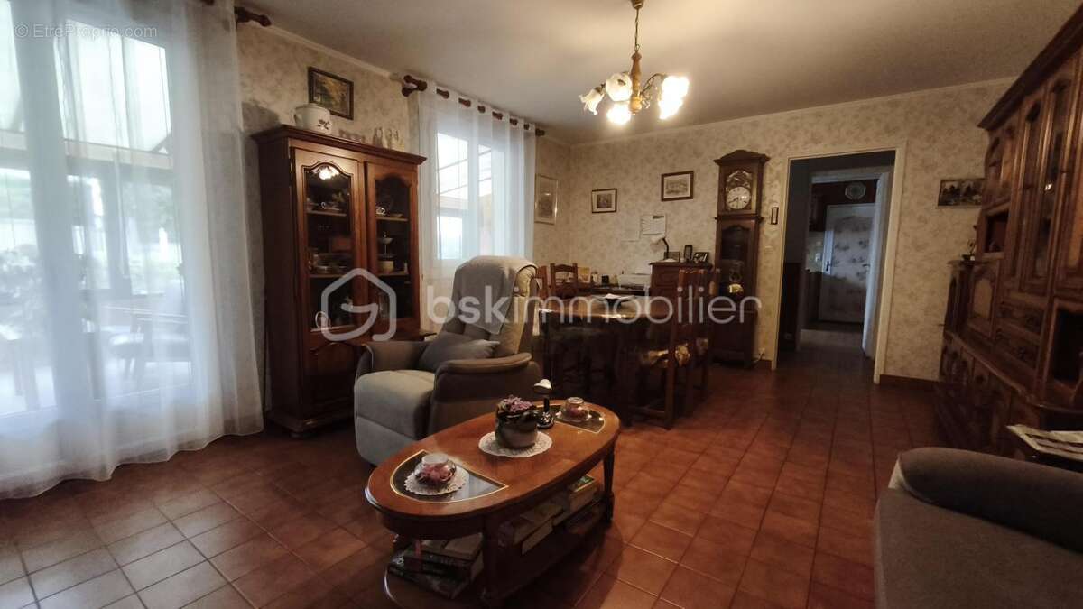 Maison 88 m² à Saint-Florent  - photo 7