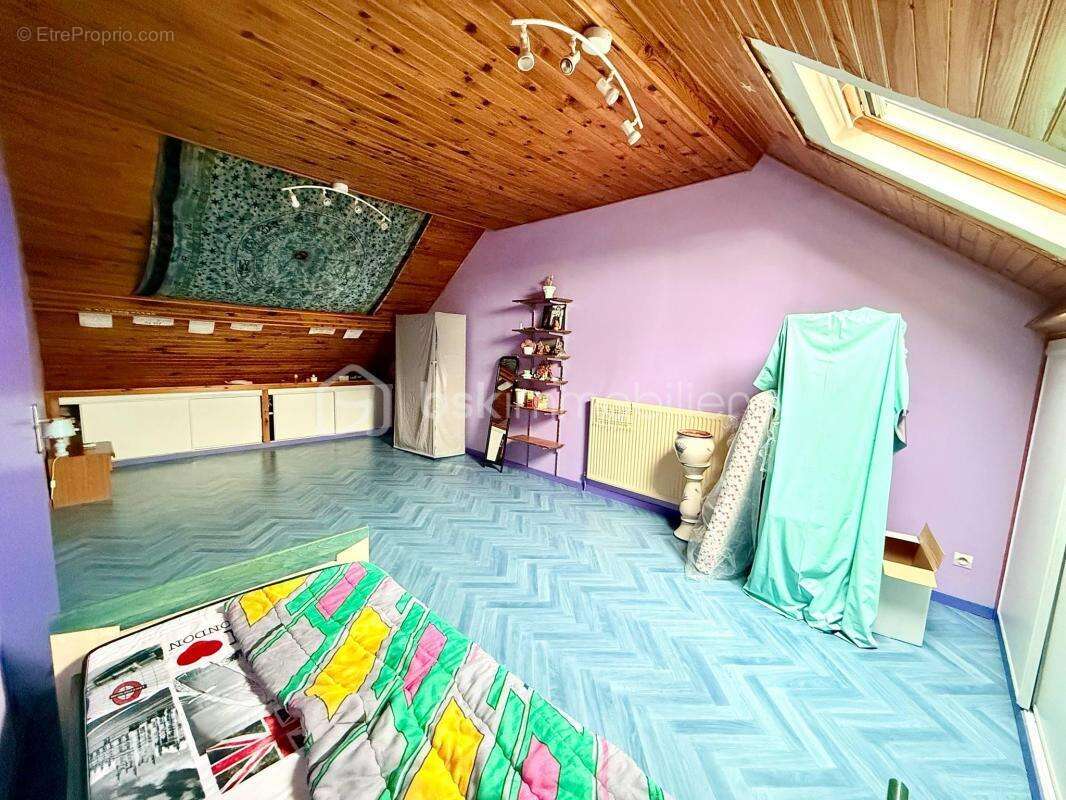Maison à rafraichir / 5 Chambres / Sous-Sol Total - photo 14