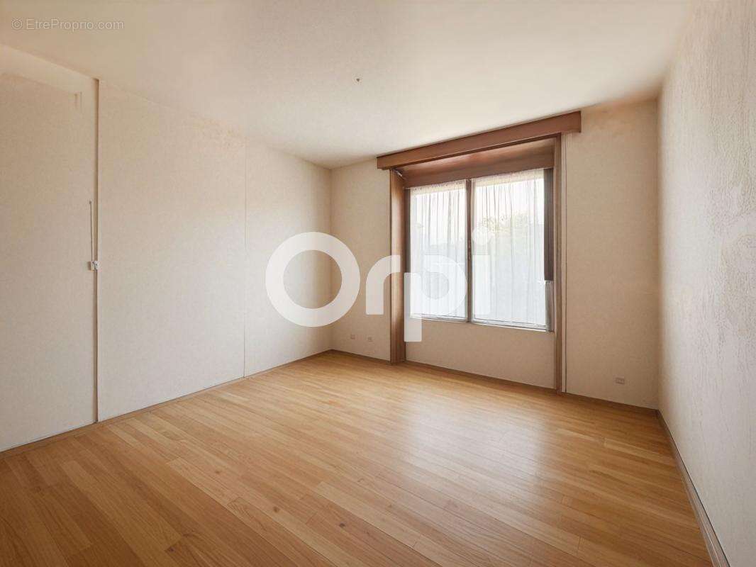 Maison à SAINT-MARTIN-BOULOGNE