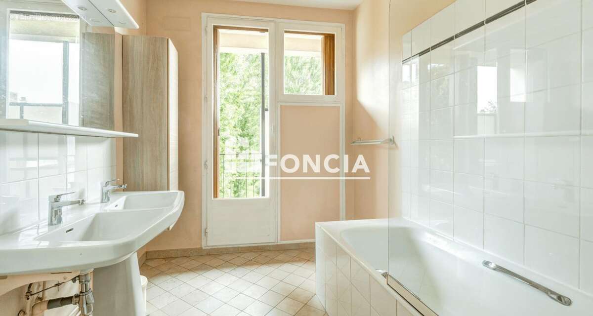 Appartement à MAREIL-MARLY