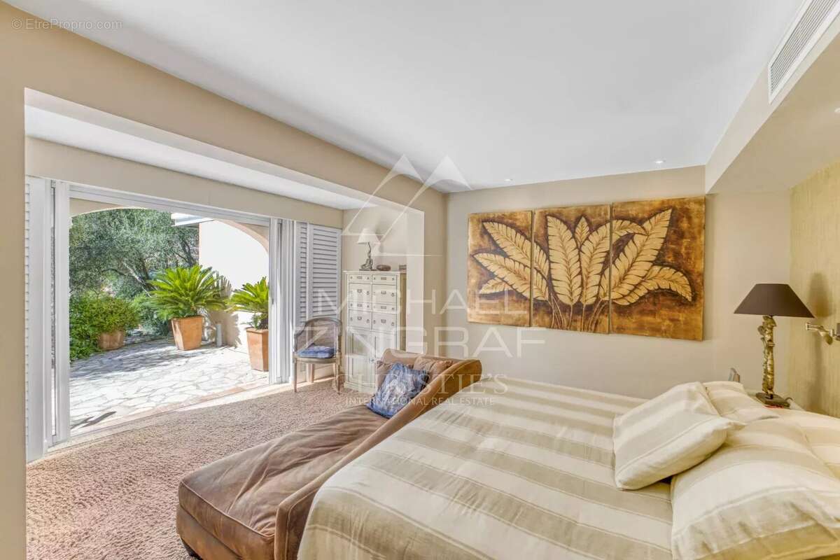 Maison à MANDELIEU-LA-NAPOULE