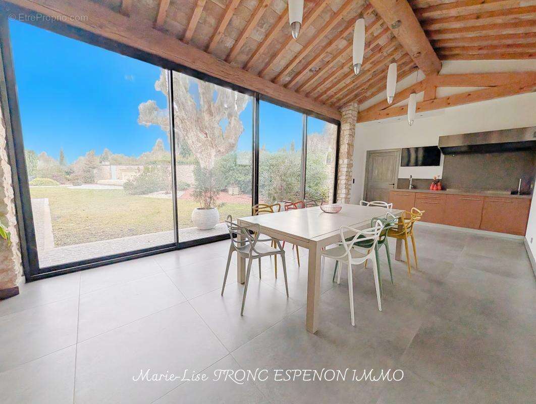 Maison 471 m² à Velleron  - photo 9