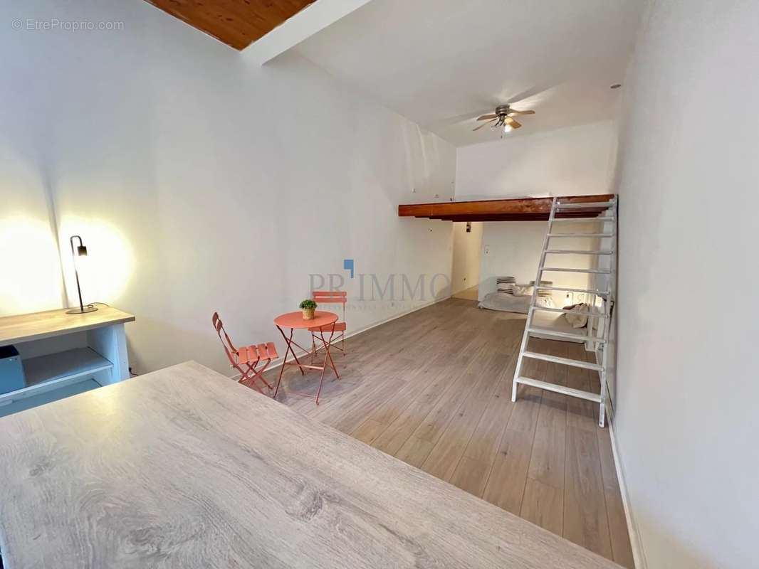 Appartement à FREJUS