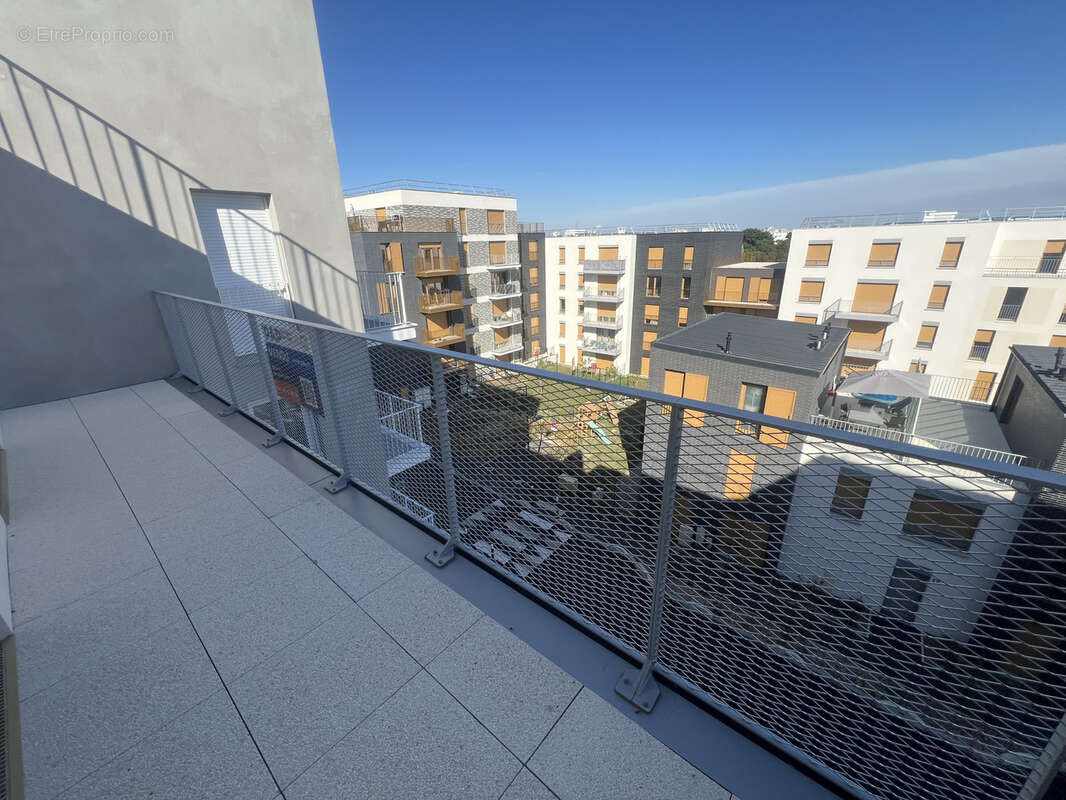 Appartement à SARTROUVILLE