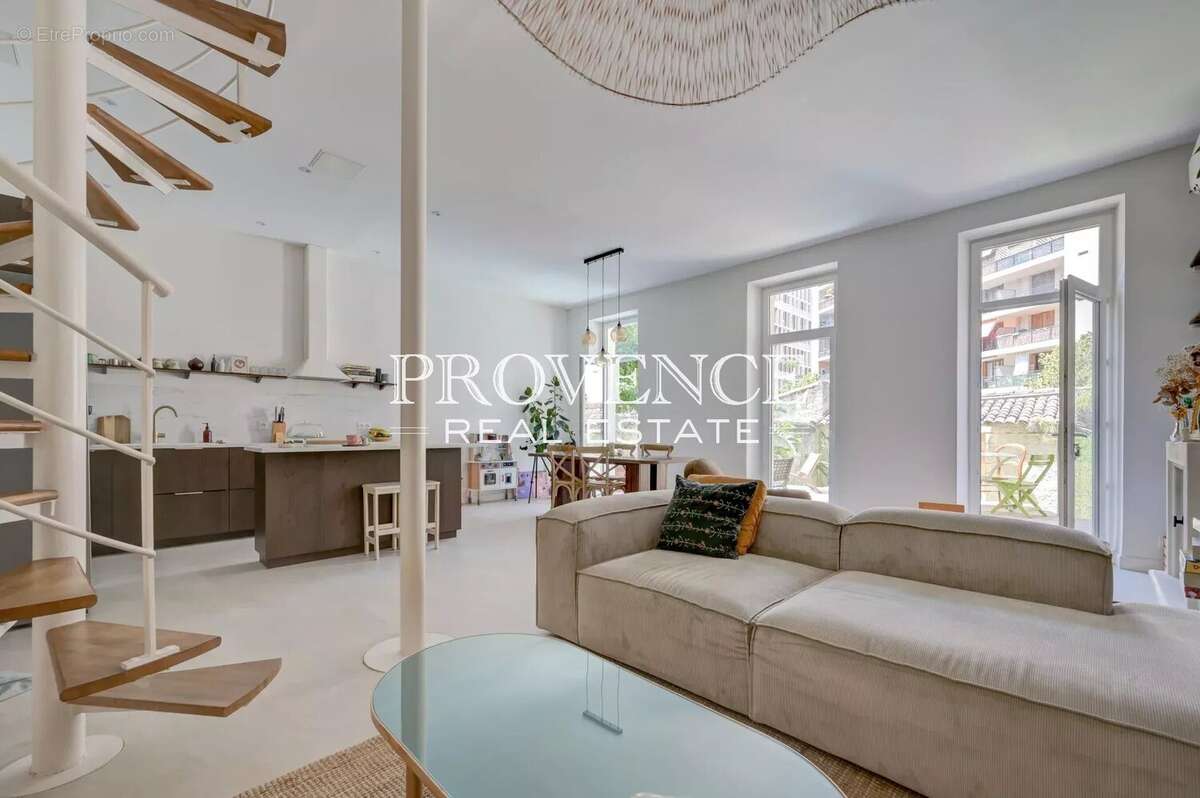 Appartement à MARSEILLE-5E
