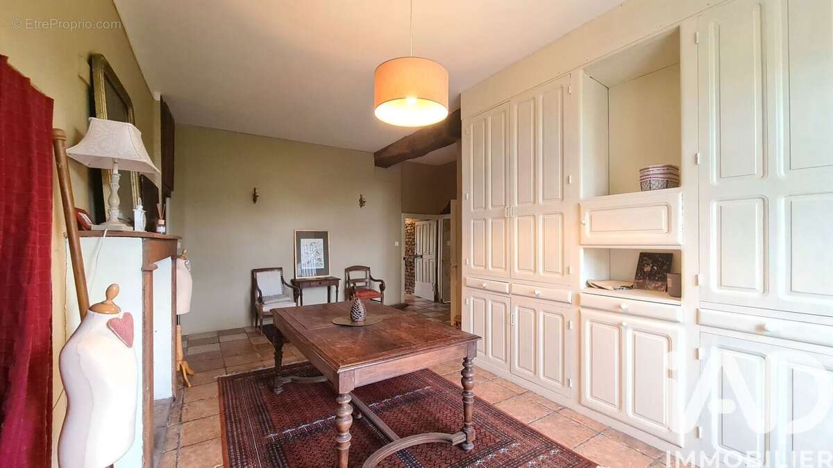 Maison 200 m² à Cherves  - photo 9