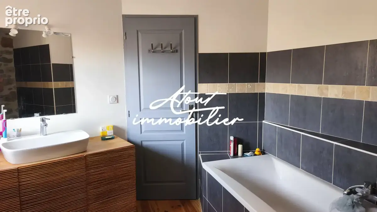 Maison de village 140 M2 à Gabian avec garage et terrasse ! Elle a tout d'une grande ! - photo 11
