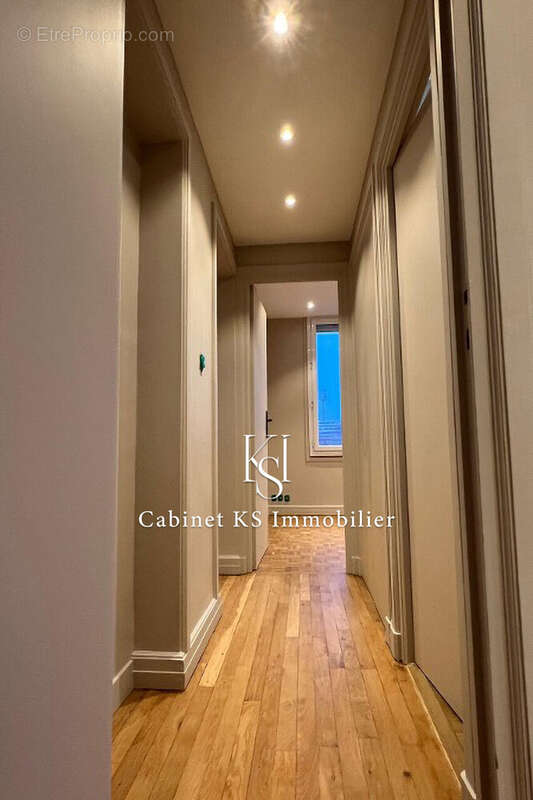 Appartement 69 m² à Lorient  - photo 8