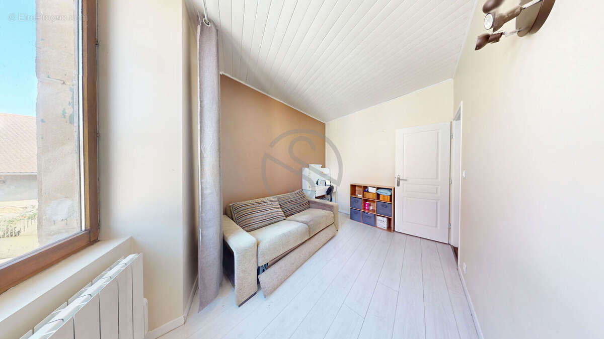LA FRETTE  38260 - Maison familiale 89 m²  - 4 chambres - Terrain constructible de 529 m² - photo 7