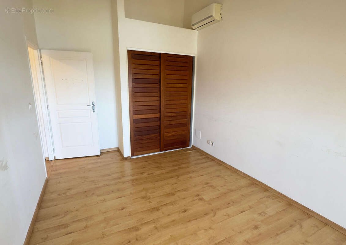 Appartement à PETIT-BOURG