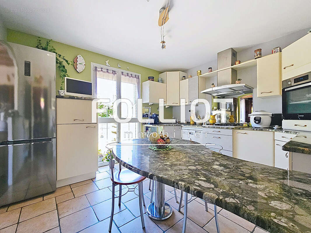Au calme, Maison 6 pièces et 4 chambres à vendre à Douvres-la-Délivrande - Réf PB14382 - photo 8
