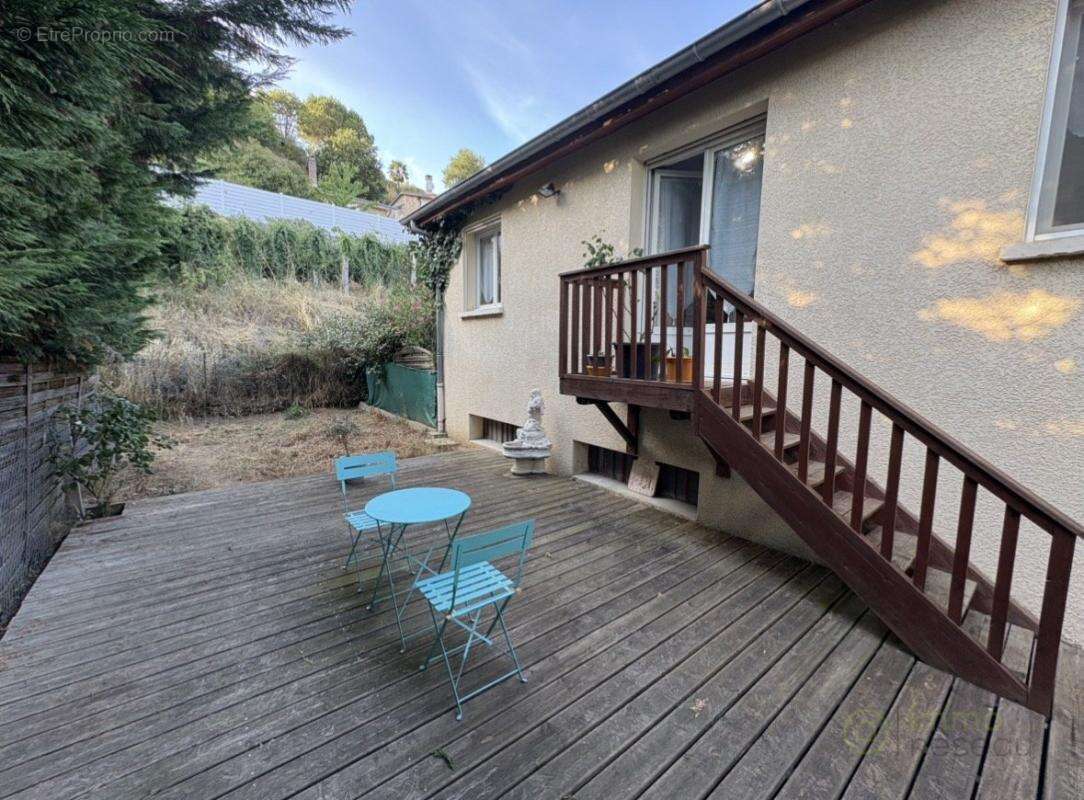 Appartement à SAINT-DONAT-SUR-L'HERBASSE