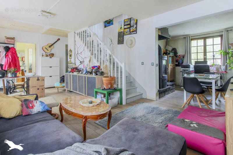 Maison à NESLES-LA-VALLEE