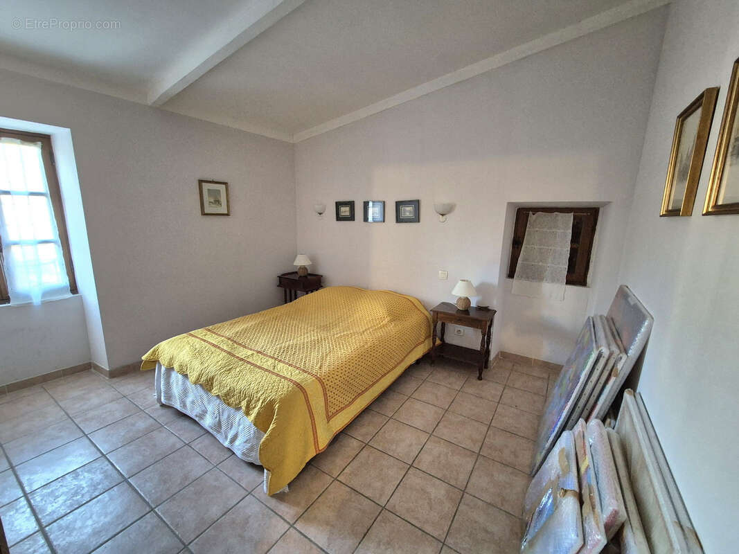 Maison à LEZAN