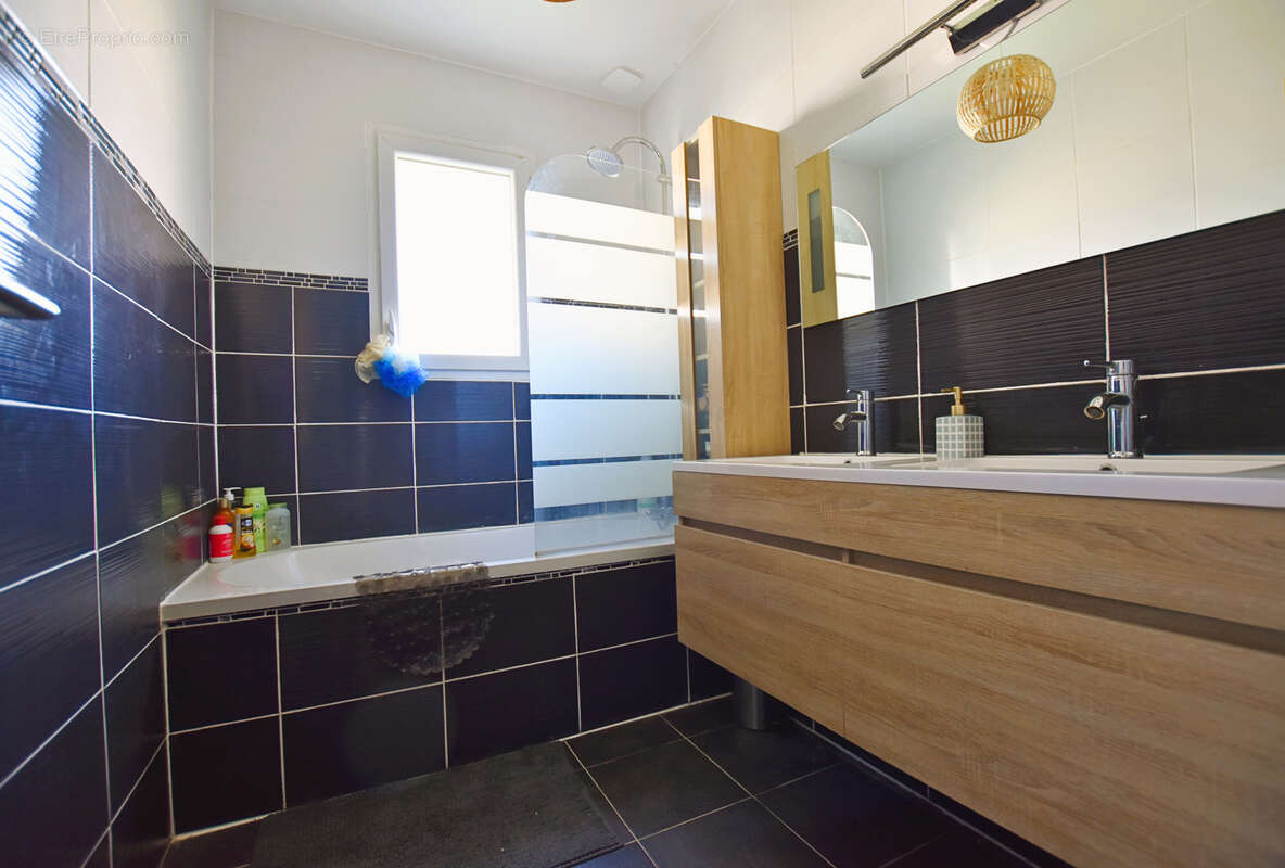 Maison à LES ESSARTS-LE-ROI