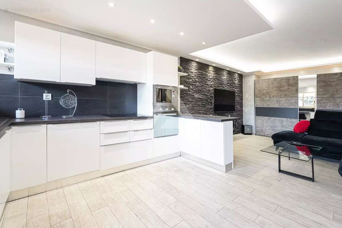 Appartement à ROQUEBRUNE-CAP-MARTIN