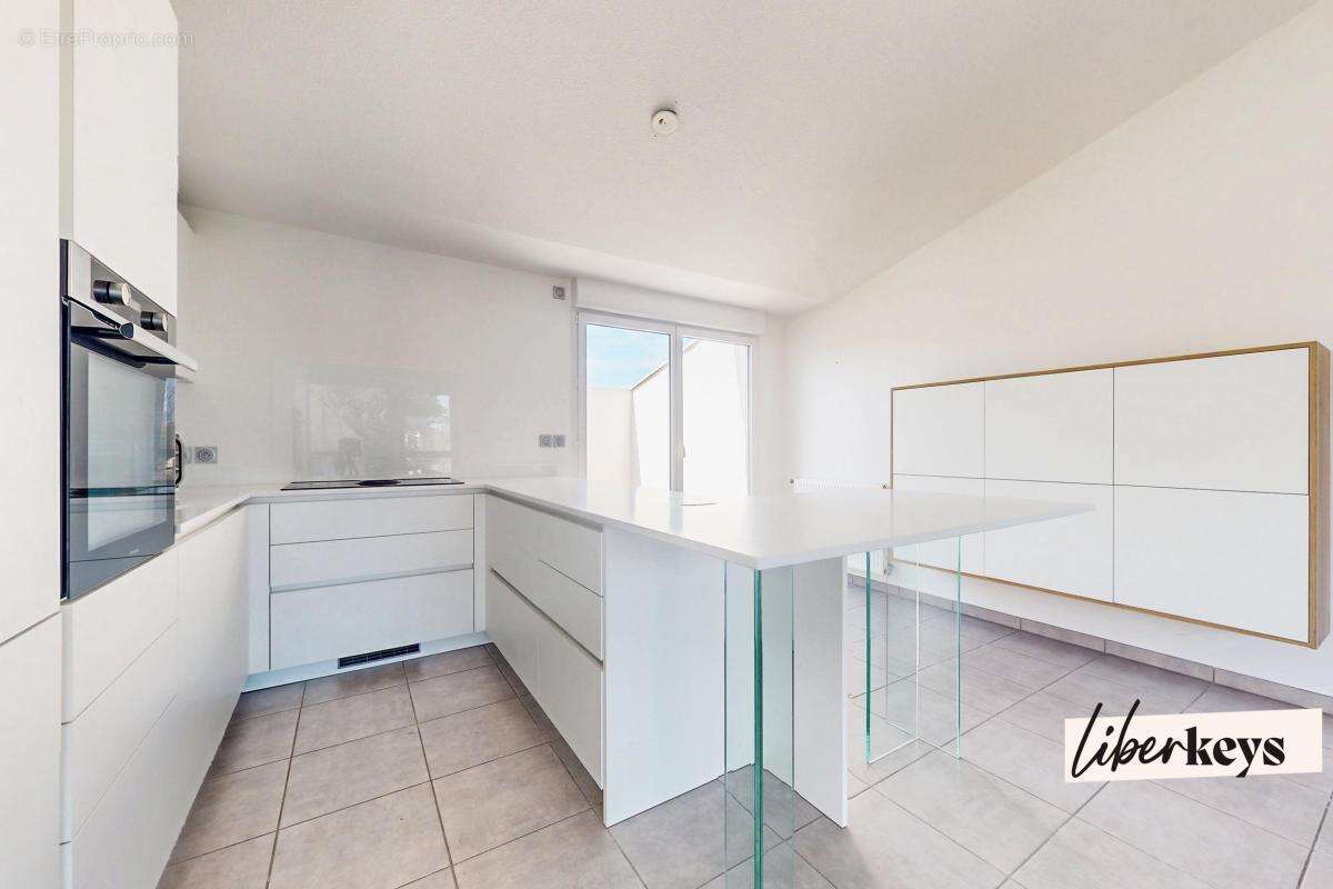 Superbe Duplex T5 avec Loggia Terrasse Parking - 104 m² - Saint-Orens-de-Gameville - photo 3