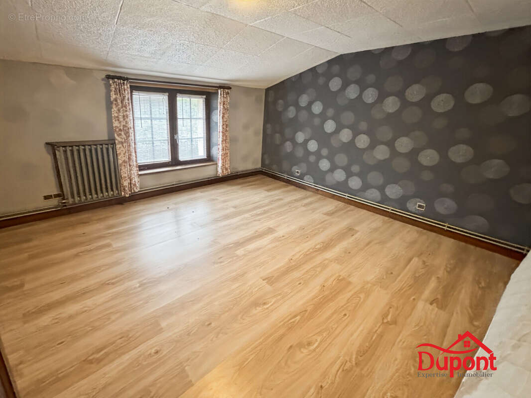 Maison à VAUX-VILLAINE