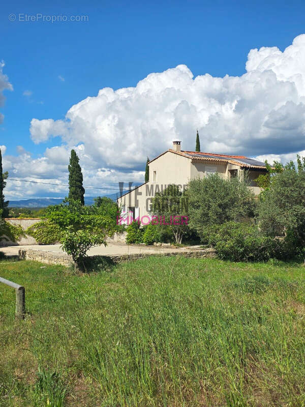 Maison à PERNES-LES-FONTAINES